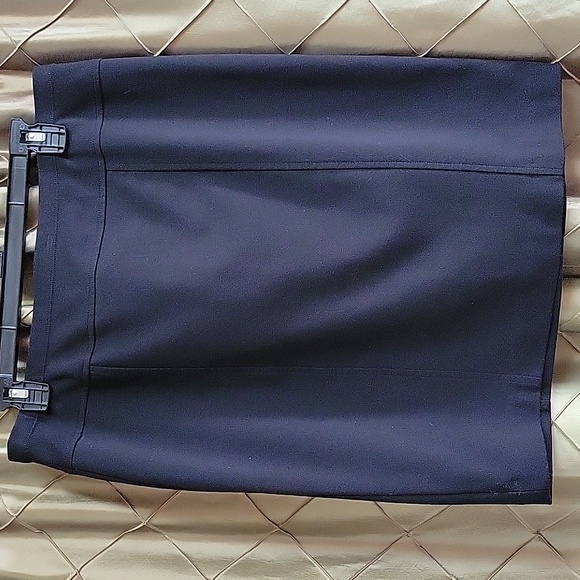 EUC- Lot of Ellen Tracy Ponte Stretch Knit Pull on Pencil Skirts - Picture 4 of 10